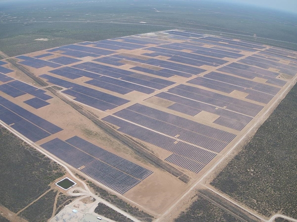 한화에너지가 2020년 8월에 완공한 미국 텍스주 108MW 규모 태양광 발전소 전경. (사진=한화에너지)